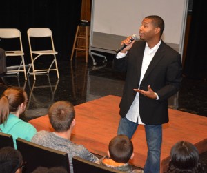 Tawan Perry addresses VGCC students. (VGCC photo)